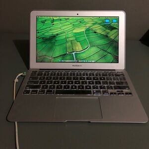 MacBook Air 11-inch